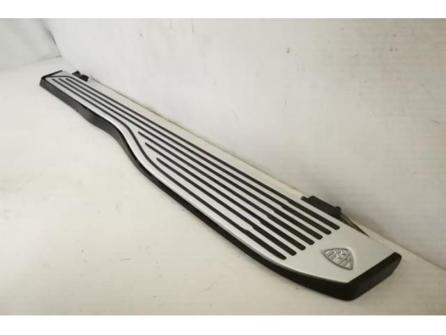 bontott MERCEDES-BENZ GLS Bal hátsó Küszöb Díszléc