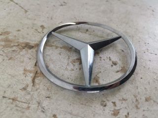 bontott MERCEDES-BENZ GLS Hátsó Embléma