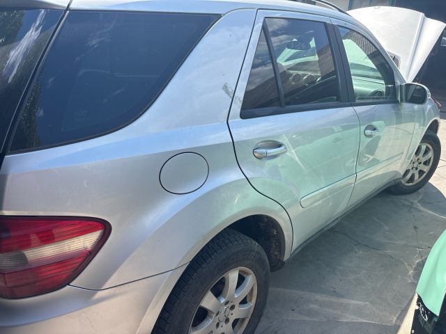 bontott MERCEDES-BENZ M-CLASS Alufelni Szett Gumival