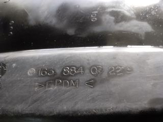 bontott MERCEDES-BENZ M-CLASS Bal első Dobbetét (Kerékjárati, Műanyag)