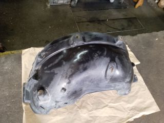 bontott MERCEDES-BENZ M-CLASS Bal első Dobbetét (Kerékjárati, Műanyag)