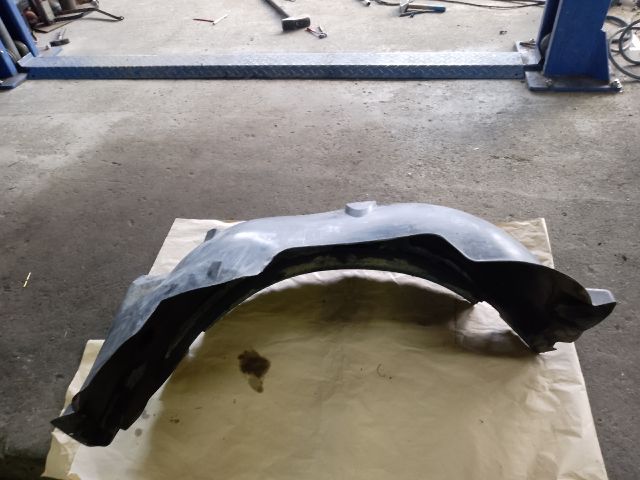 bontott MERCEDES-BENZ M-CLASS Bal első Dobbetét (Kerékjárati, Műanyag)