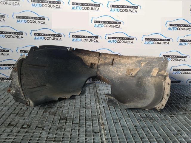 bontott MERCEDES-BENZ M-CLASS Bal első Dobbetét (Kerékjárati, Műanyag)