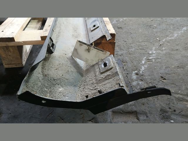 bontott MERCEDES-BENZ M-CLASS Bal első Küszöb Díszléc