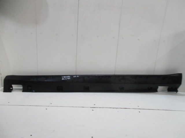 bontott MERCEDES-BENZ M-CLASS Bal első Küszöb Díszléc