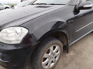 bontott MERCEDES-BENZ M-CLASS Bal első Sárvédő