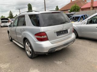 bontott MERCEDES-BENZ M-CLASS Bal első Sárvédő