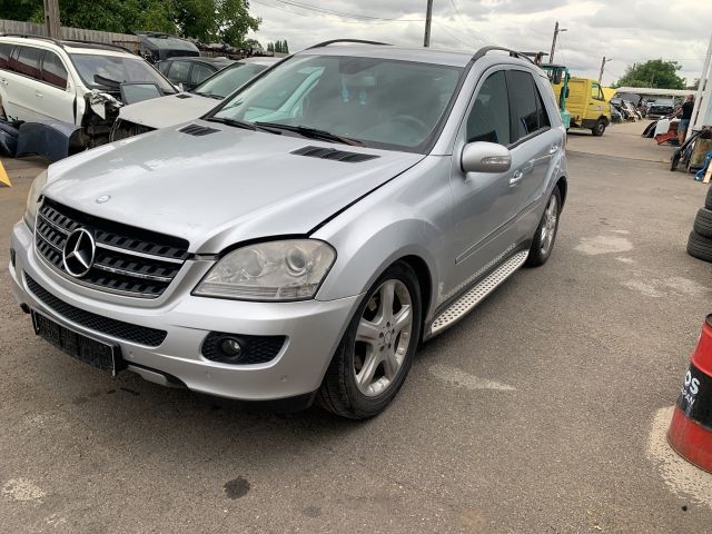 bontott MERCEDES-BENZ M-CLASS Bal Fényszóró Lámpakeret