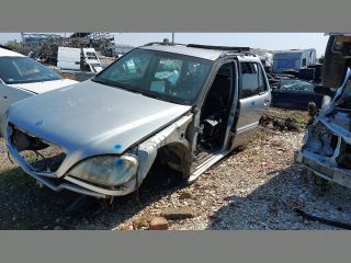 bontott MERCEDES-BENZ M-CLASS Bal hátsó Ajtó Díszléc