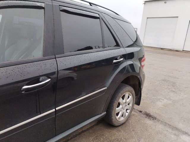 bontott MERCEDES-BENZ M-CLASS Bal hátsó Ajtó (Üres lemez)