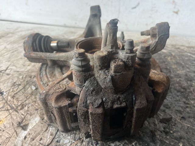 bontott MERCEDES-BENZ M-CLASS Bal hátsó Csonkállvány Kerékaggyal