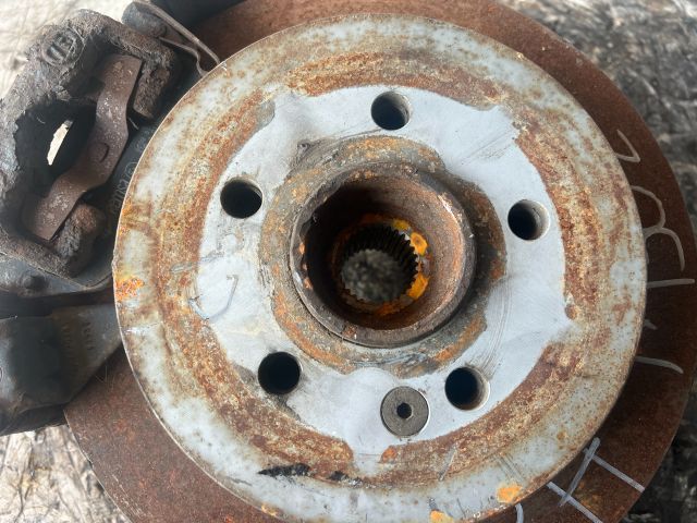 bontott MERCEDES-BENZ M-CLASS Bal hátsó Csonkállvány Kerékaggyal