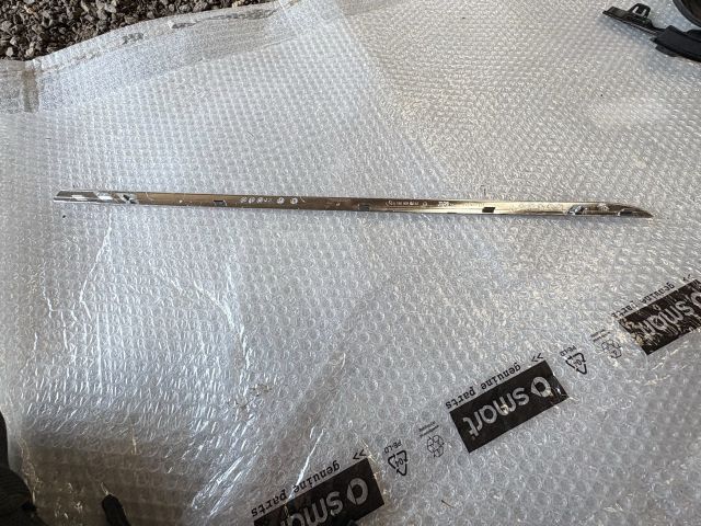 bontott MERCEDES-BENZ M-CLASS Bal hátsó Küszöb Díszléc