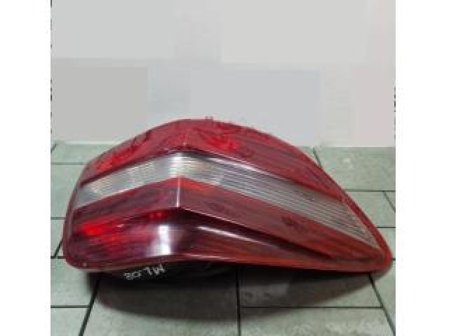 bontott MERCEDES-BENZ M-CLASS Bal Külső Hátsó Lámpa