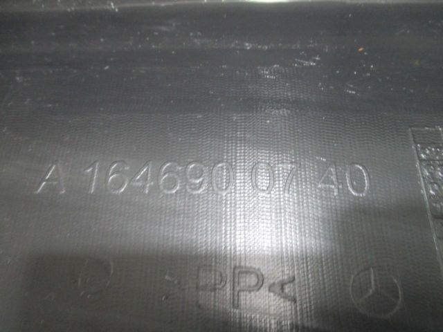 bontott MERCEDES-BENZ M-CLASS Bal Küszöb