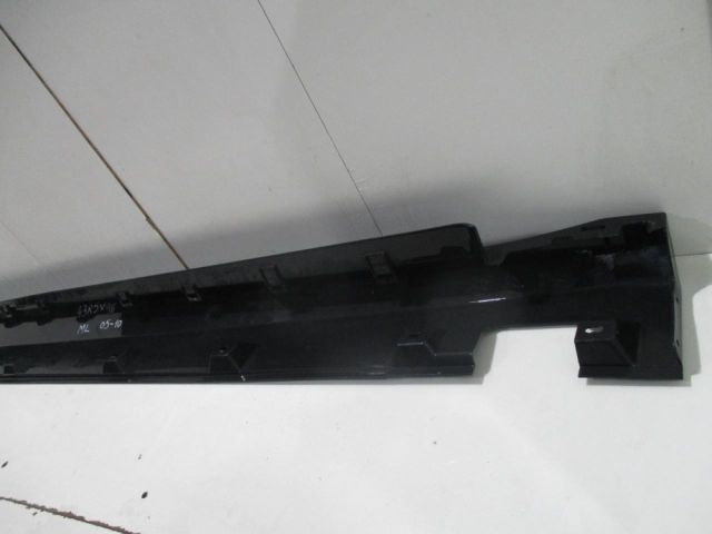 bontott MERCEDES-BENZ M-CLASS Bal Küszöb