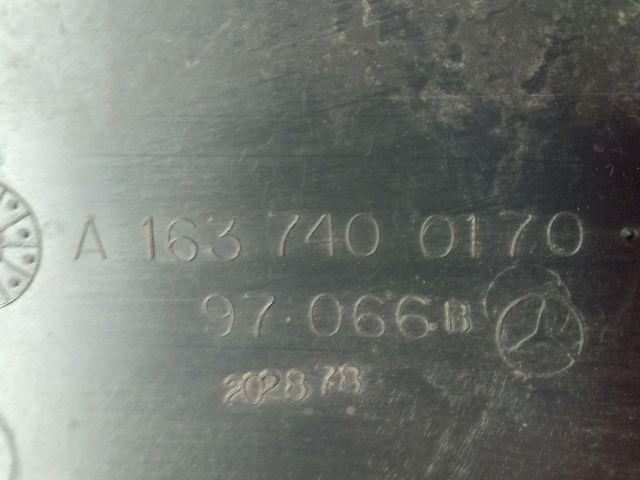 bontott MERCEDES-BENZ M-CLASS Csomagtérajtó Burkolat Felső