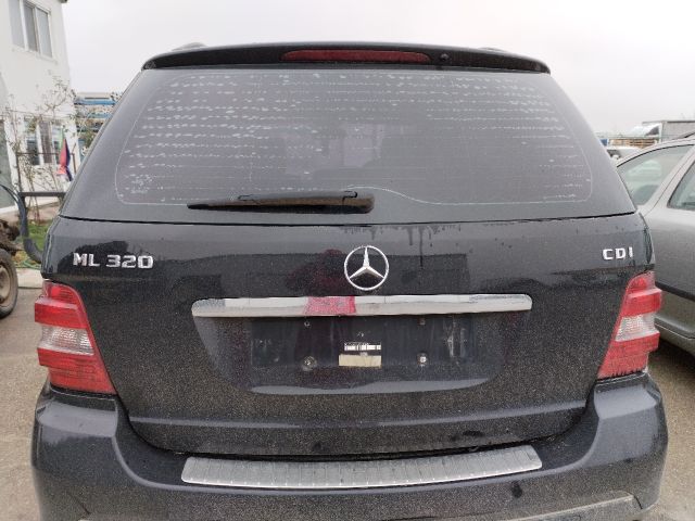 bontott MERCEDES-BENZ M-CLASS Csomagtérajtó (Üres lemez)