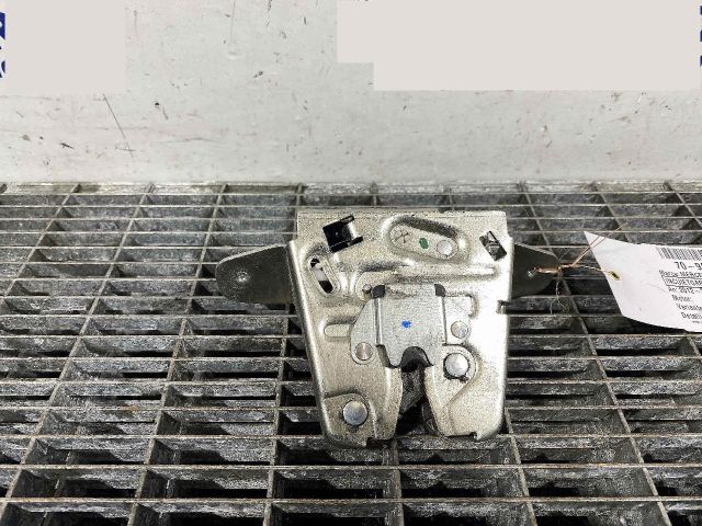 bontott MERCEDES-BENZ M-CLASS Csomagtérajtó Ütköző