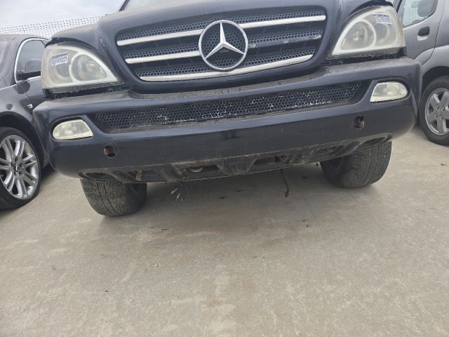 bontott MERCEDES-BENZ M-CLASS Első Lökhárító (Részeivel)