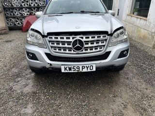 bontott MERCEDES-BENZ M-CLASS Első Lökhárító (Üresen)