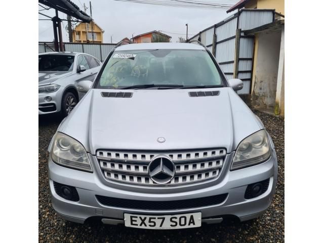 bontott MERCEDES-BENZ M-CLASS Első Lökhárító (Üresen)