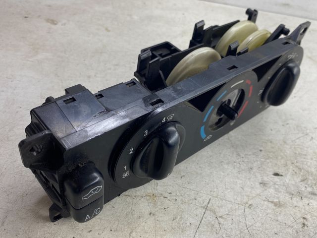 bontott MERCEDES-BENZ M-CLASS Fűtéskapcsoló (manuális klímás)