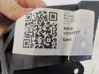 bontott MERCEDES-BENZ M-CLASS Hátsó középső Lökhárító Tartó (Műanyag)