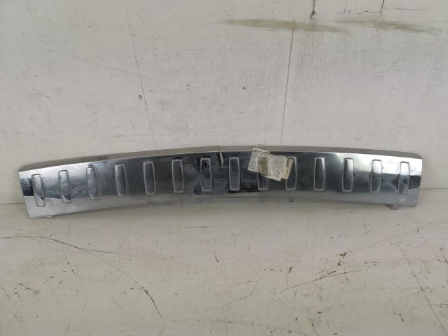 bontott MERCEDES-BENZ M-CLASS Hátsó Lökhárító Díszléc