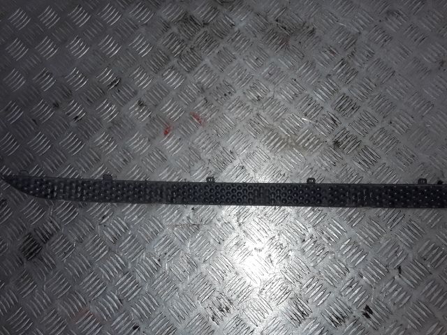 bontott MERCEDES-BENZ M-CLASS Hátsó Lökhárító Díszléc