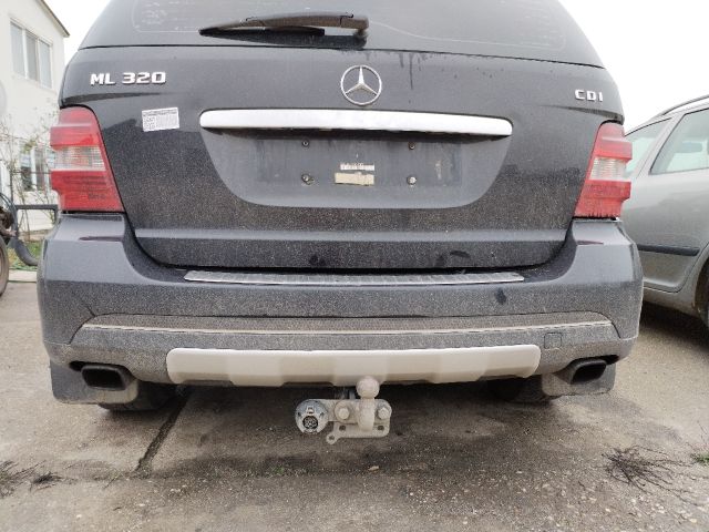 bontott MERCEDES-BENZ M-CLASS Hátsó Lökhárító (Részeivel)