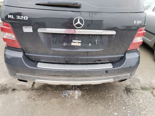 bontott MERCEDES-BENZ M-CLASS Hátsó Lökhárító (Részeivel)