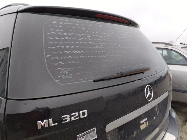 bontott MERCEDES-BENZ M-CLASS Hátsó Szélvédő