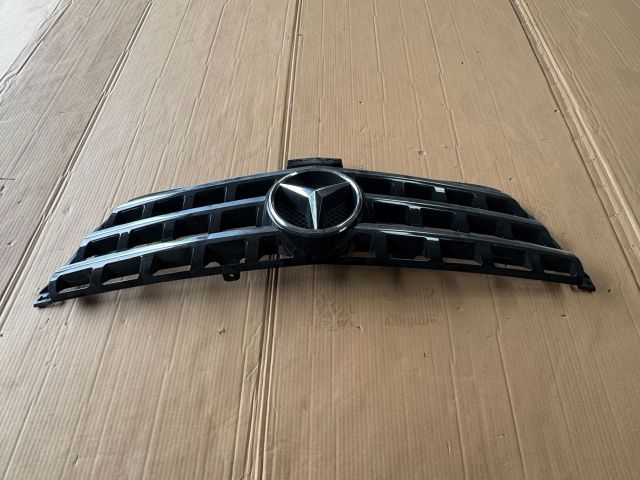 bontott MERCEDES-BENZ M-CLASS Hűtőrács