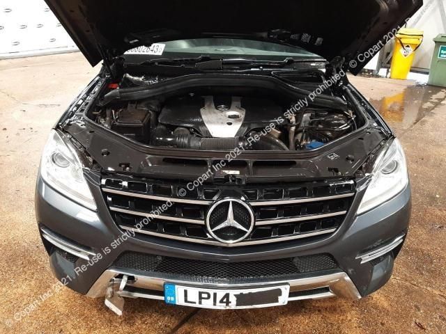 bontott MERCEDES-BENZ M-CLASS Jobb első Ablakemelő Szerkezet (Elektromos)