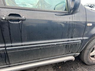 bontott MERCEDES-BENZ M-CLASS Jobb első Ajtó (Üres lemez)