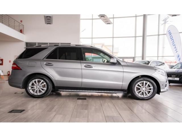 bontott MERCEDES-BENZ M-CLASS Jobb első Ajtó (Üres lemez)