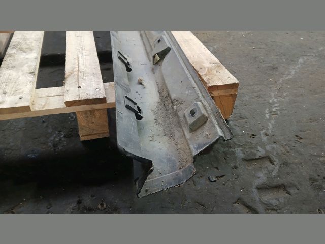 bontott MERCEDES-BENZ M-CLASS Jobb első Küszöb Díszléc