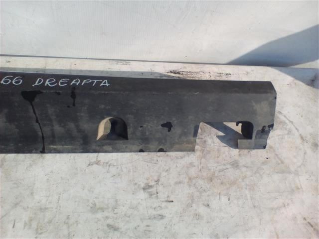 bontott MERCEDES-BENZ M-CLASS Jobb első Küszöb Díszléc