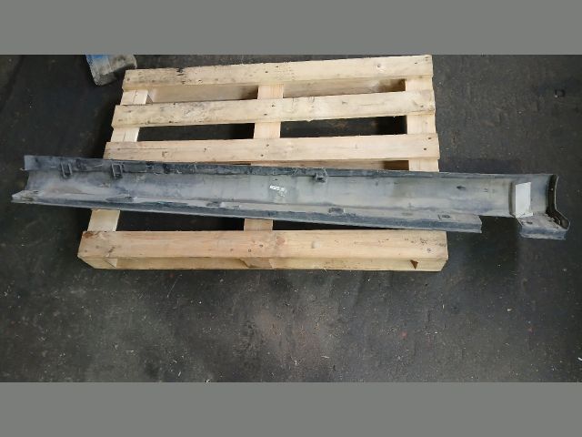 bontott MERCEDES-BENZ M-CLASS Jobb első Küszöb Díszléc