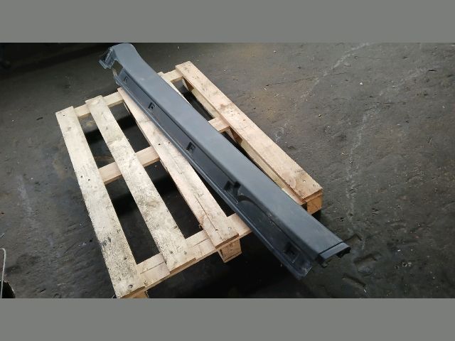 bontott MERCEDES-BENZ M-CLASS Jobb első Küszöb Díszléc