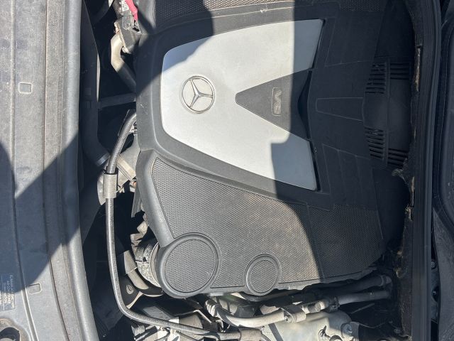 bontott MERCEDES-BENZ M-CLASS Jobb első Sárvédő