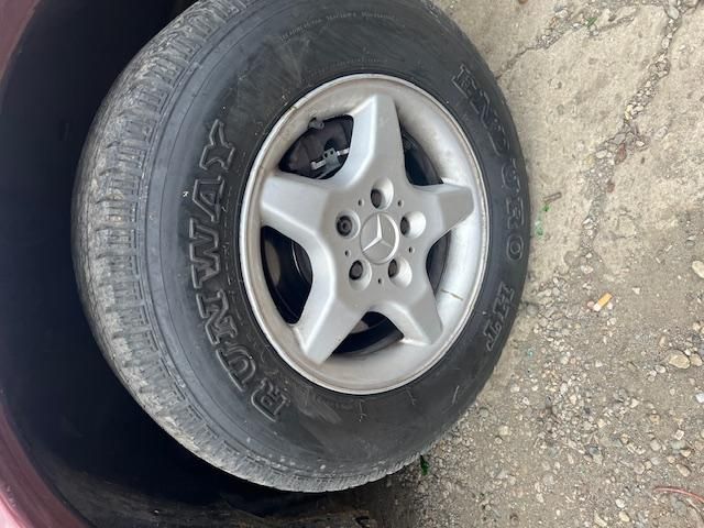 bontott MERCEDES-BENZ M-CLASS Jobb Fényszóró