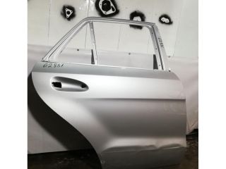 bontott MERCEDES-BENZ M-CLASS Jobb hátsó Ajtó (Üres lemez)