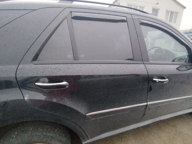 bontott MERCEDES-BENZ M-CLASS Jobb hátsó Ajtó (Üres lemez)