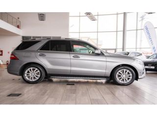 bontott MERCEDES-BENZ M-CLASS Jobb hátsó Ajtó (Üres lemez)