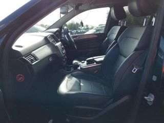 bontott MERCEDES-BENZ M-CLASS Jobb hátsó Csomagtér Burkolat (Műanyag)