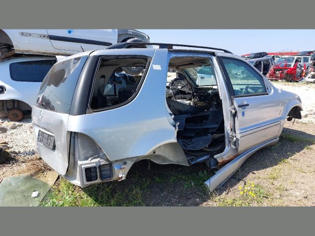 bontott MERCEDES-BENZ M-CLASS Jobb hátsó Külső Kilincs