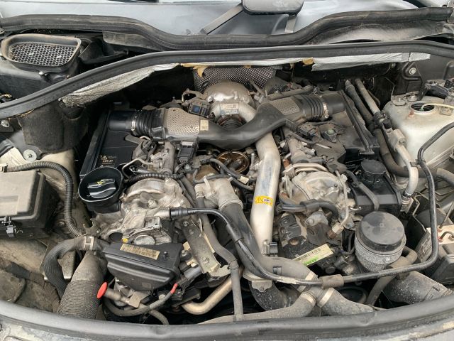 bontott MERCEDES-BENZ M-CLASS Jobb Szélvédő Alatti Vízelvezető Műanyag