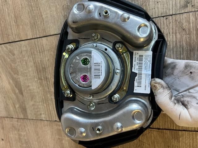 bontott MERCEDES-BENZ M-CLASS Kormánylégzsák